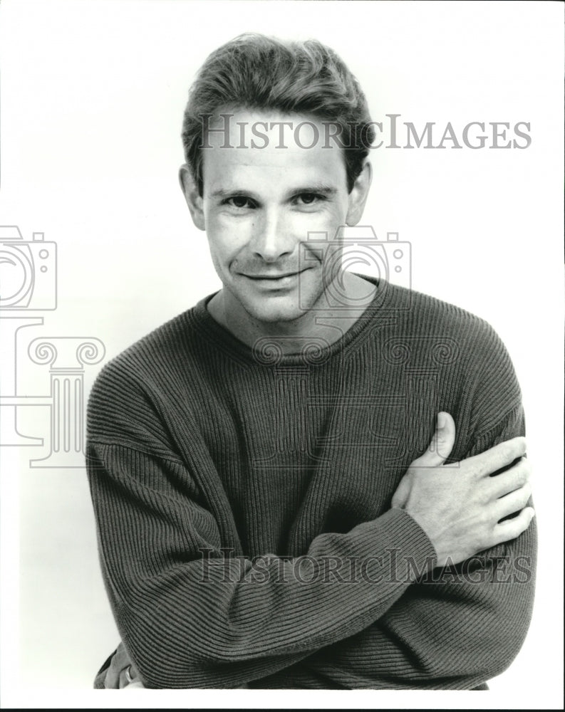 1993 Press Photo Peter Scolari in Family Album - cvp67765 - Historic Images