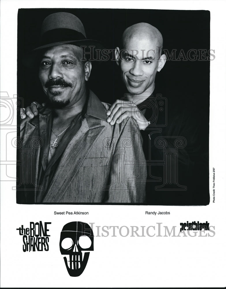 1997, Sweet Pea Atkinson Randy Jacobs of The Bone Shakers - cvp68457 - Historic Images