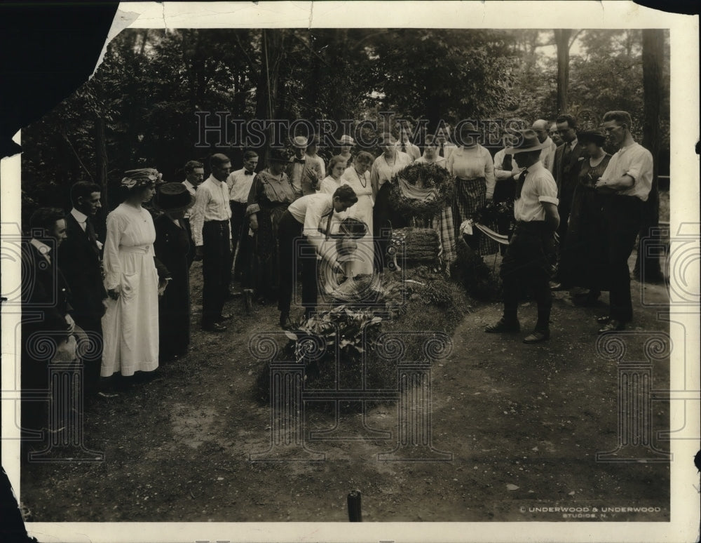 1919 Press Photo Roosevelt&#39;s Grave - Historic Images