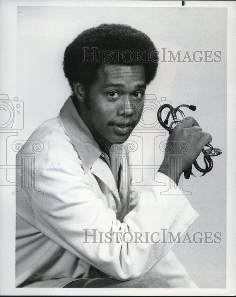 1976 Press Photo Mike Evans in The Practice - cvp72263-Historic Images