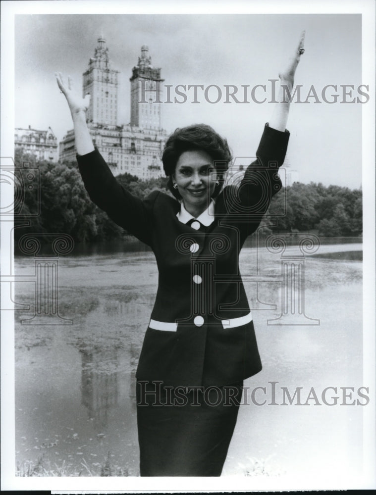 1990 Suzanne Pleshette in The Queen of Mean - Historic Images