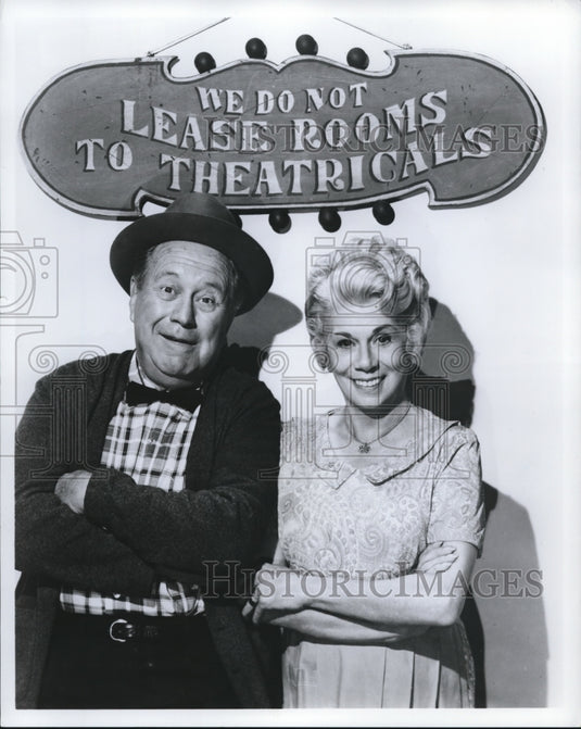 Press Photo Eagde Buchanan and Bea Benadeul - cvp72681 - Historic Images