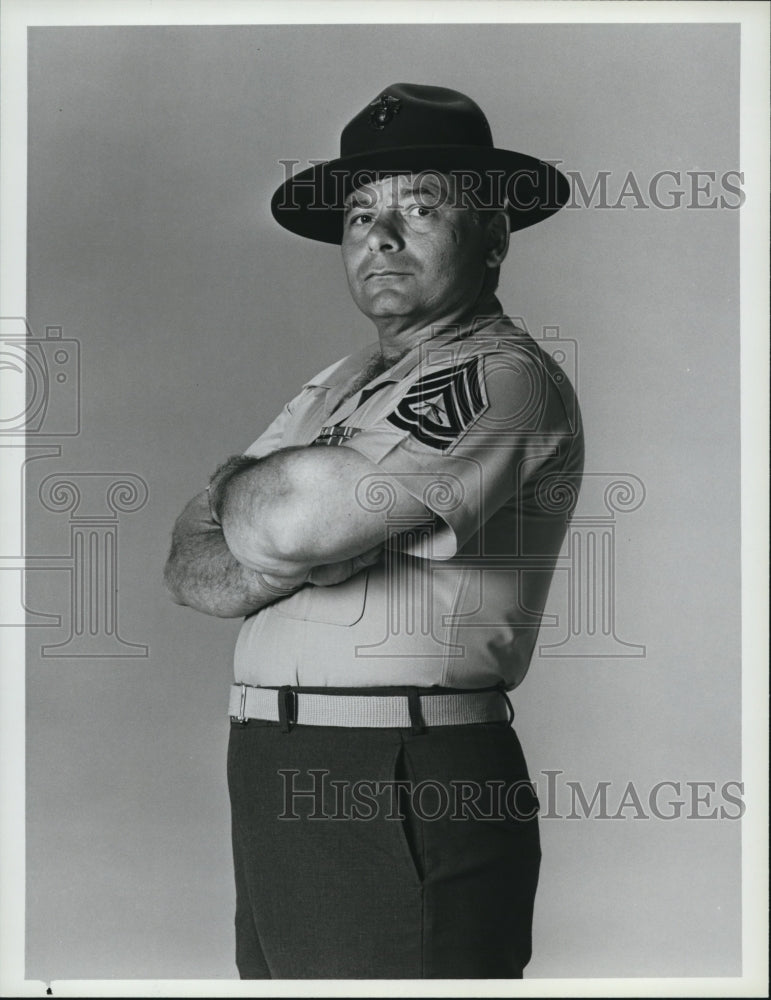 1987 Press Photo Burt Young stars as Nick Chase in Roomies TV show - cvp72798 - Historic Images