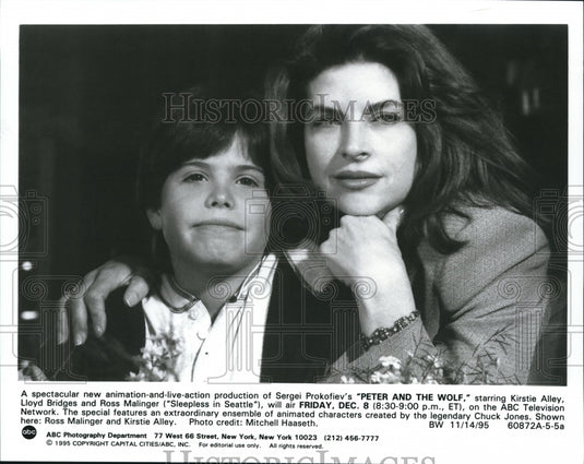 1995 Press Photo Ross Malinger & Kirstie Alley in Peter & The Wolf - cvp73186 - Historic Images