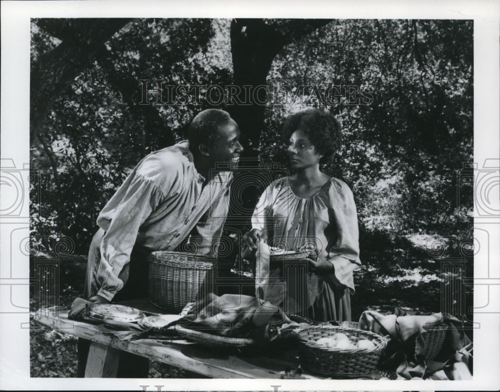 1977 Richard Roundtree, Leslie Uggams in Roots  - Historic Images