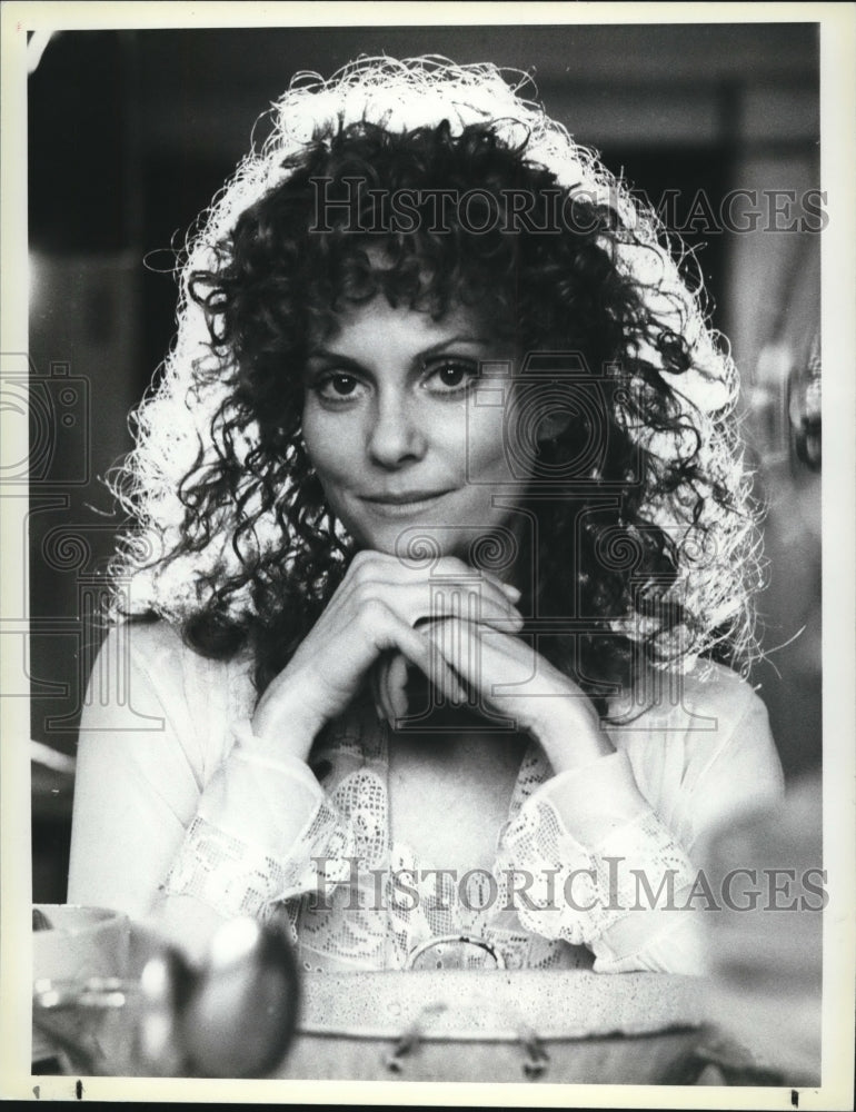 1985 Press Photo Lesley Anne Warren in Evergreen- Historic Images