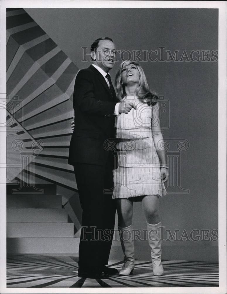 Press Photo Frank Sinatra and Nancy - Historic Images