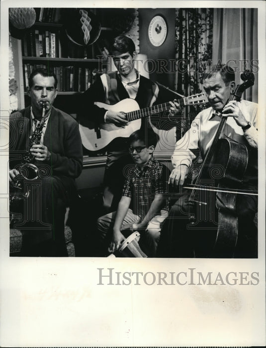 1965 Press Photo Fred MacMurray, Don Grady, Barry Livingston in My Three Sons - Historic Images