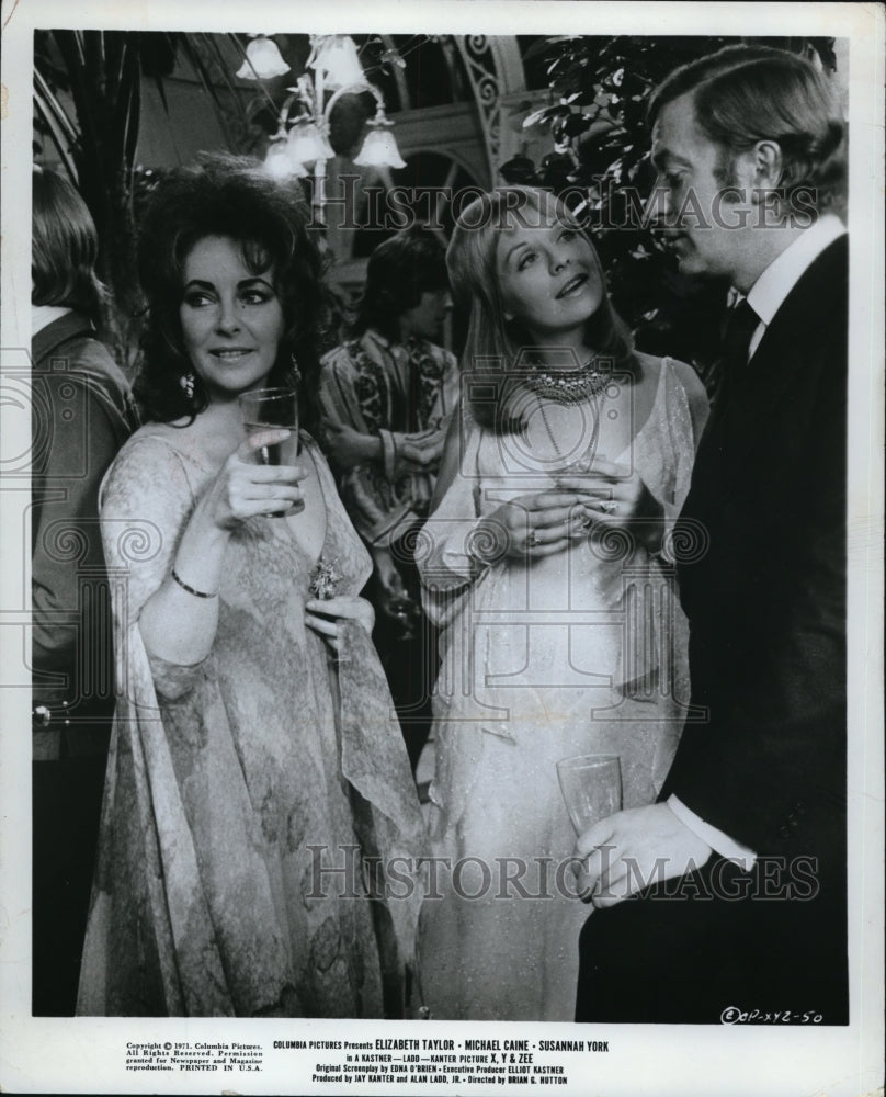 1972, Elizabeth Taylor, Michael Cain, Susannah York in X,Y, & Zee - Historic Images