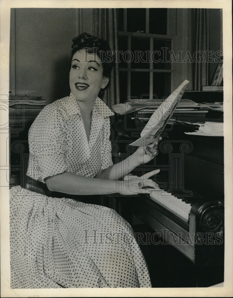 1957 Press Photo Singer Patrice Munsel - Historic Images