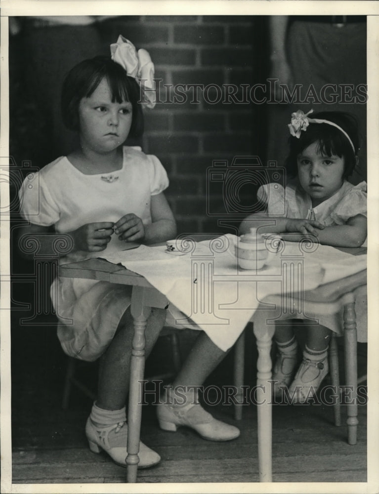 1934 Press Photo June Robles and Sylvia Robles - Historic Images