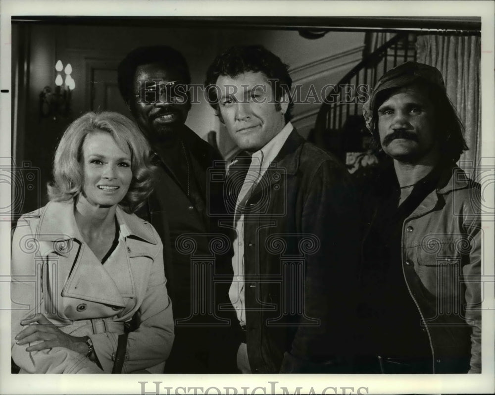 1974, Angie Dickinson, Ed Bernard, Earl Holliman, Charles Dierkop in - Historic Images