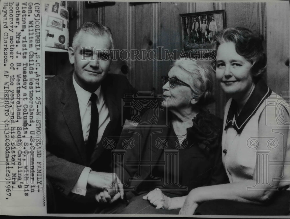 1967 Press Photo General William C Westmoreland with Mother &amp; Sister-Historic Images
