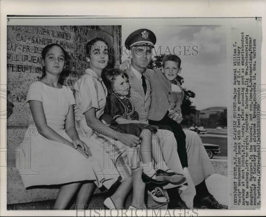 1960 Press Photo Major General William C Westmoreland & Family - Historic Images