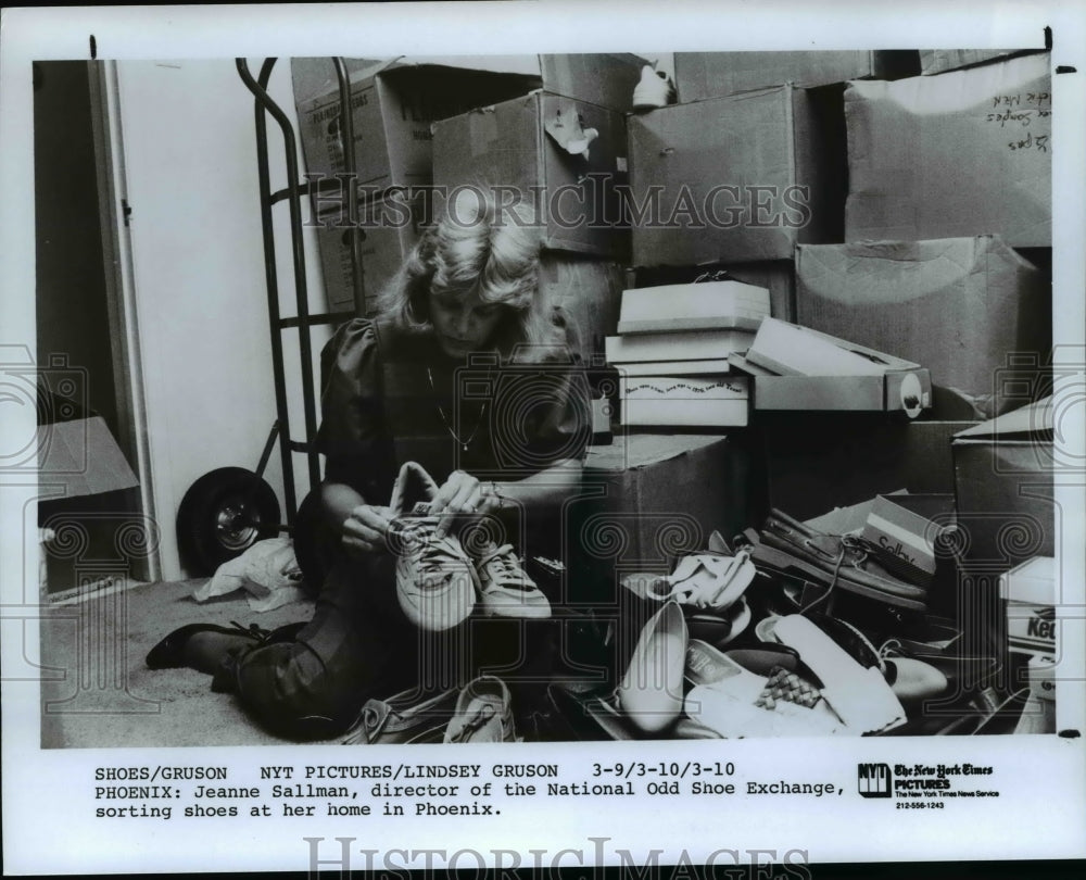 1988 Press Photo Jeanne Sallman, Director of National Odd Shoe Exchange- Historic Images