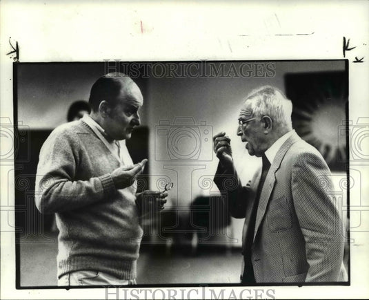 1984 Press Photo Werner Klemperer & Frank Allers- Historic Images