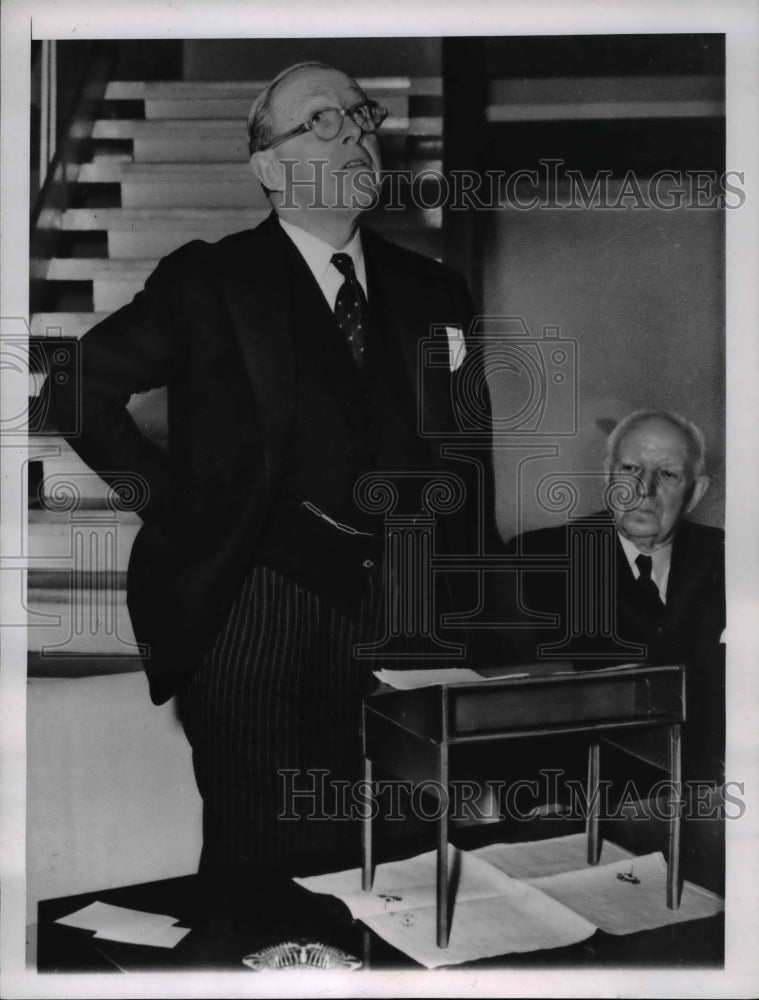 1962 Marquis of Salisbury Speaking in London - Historic Images
