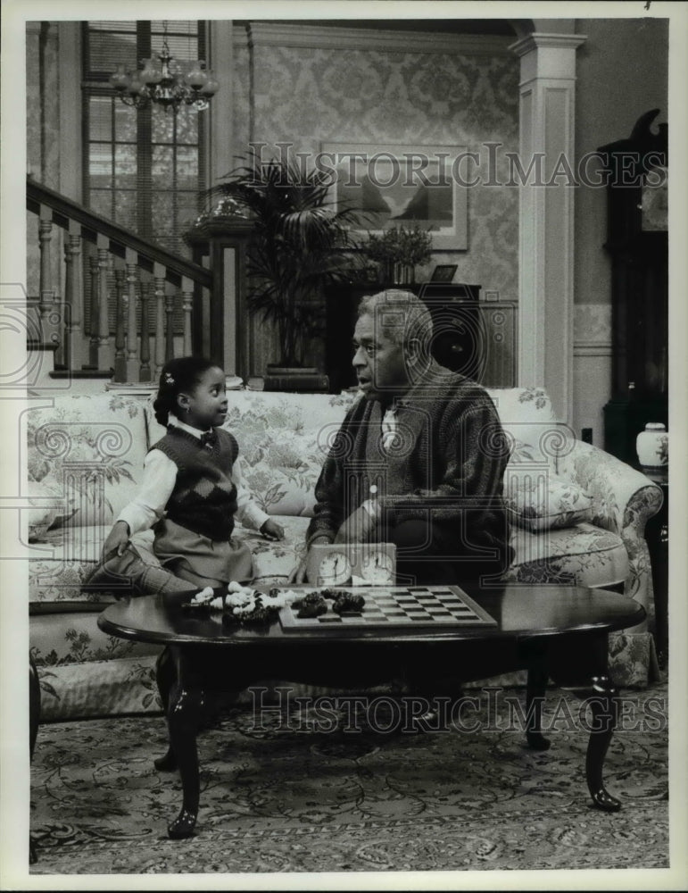 1984 Press Photo Keshia Knight Pulliam &amp; Dizzy Gillespie in The Cosby Show - Historic Images