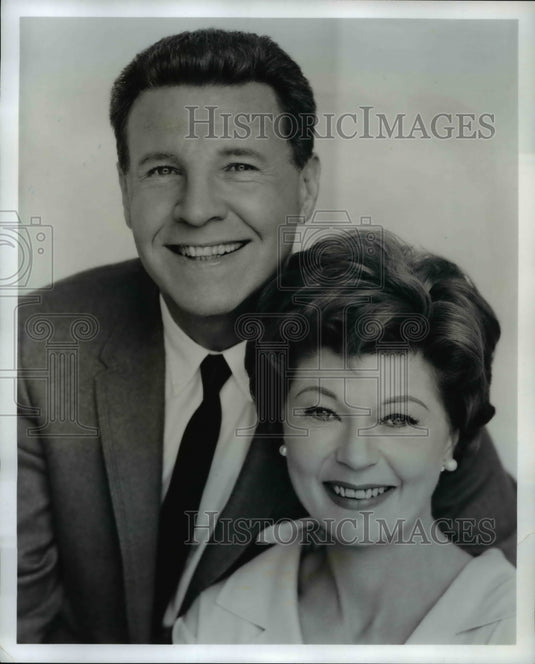 1960 Press Photo Ozzie & Harriet Nelson of The Adventures of Ozzie & Harriet - Historic Images