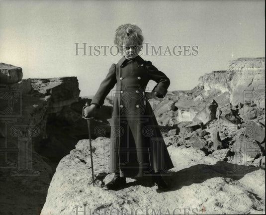 1973, Steven Warner - cvp76925 - Historic Images