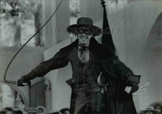1981 Press Photo George Hamilton in Zorro and the Gay Blade - Historic Images
