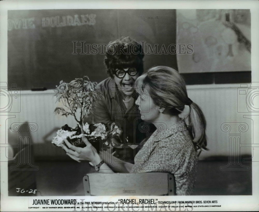 1968 Press Photo Estelle Parsons, Joanne Woodward in Rachel, Rachel - Historic Images