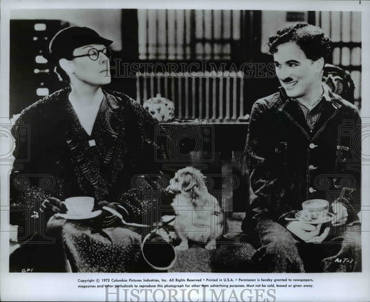 1972 Press Photo Charlie Chaplin and Mira McKinney in Modern Times from Columbia - Historic Images