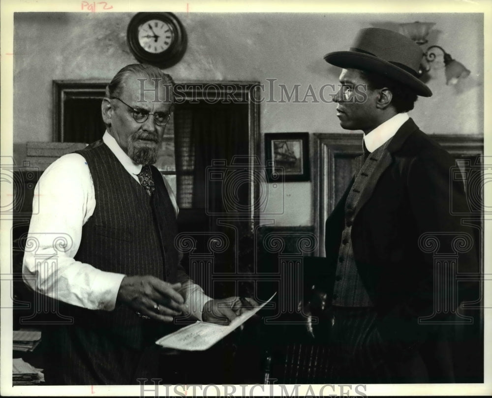 Press Photo Art Carney and Billy Dee Williams in Scott Joplin: King Of Ragtime - Historic Images