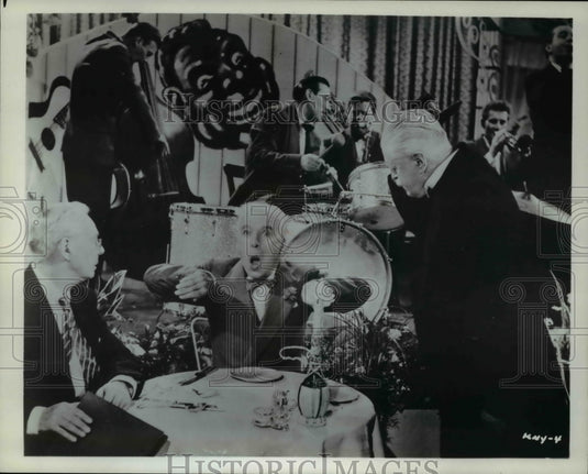 1976 Press Photo Charlie Chaplin in Scene from A King In New York - Historic Images