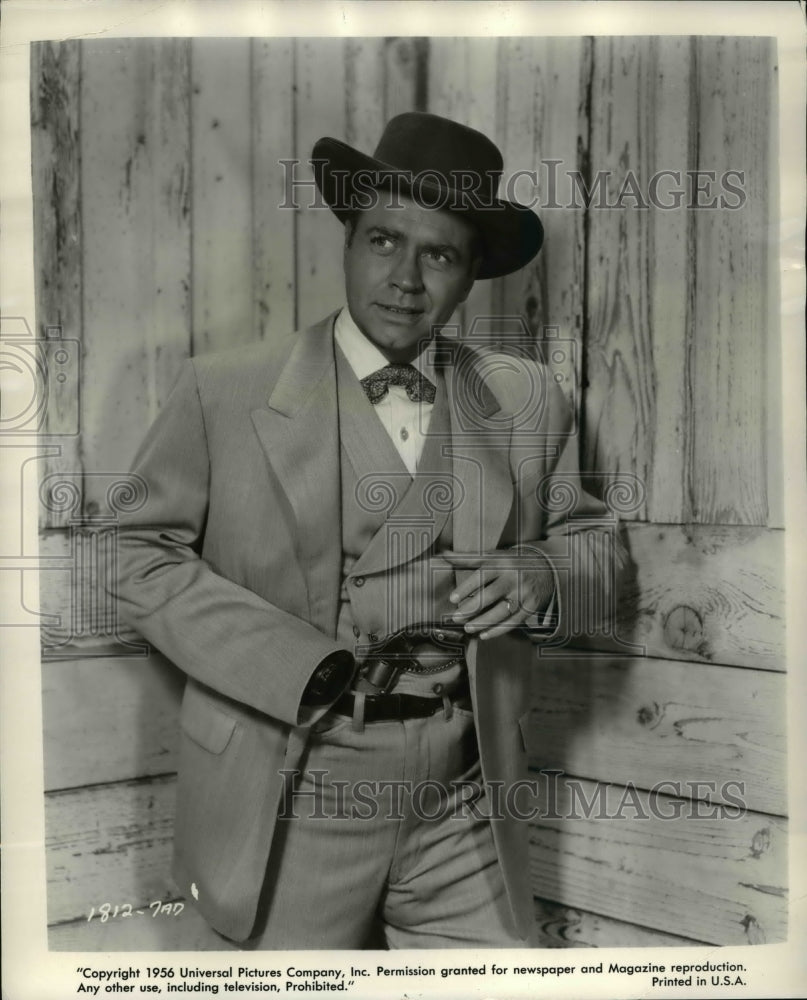 1957 Press Photo Lyle Bettger in Showdown at Abilene - Historic Images