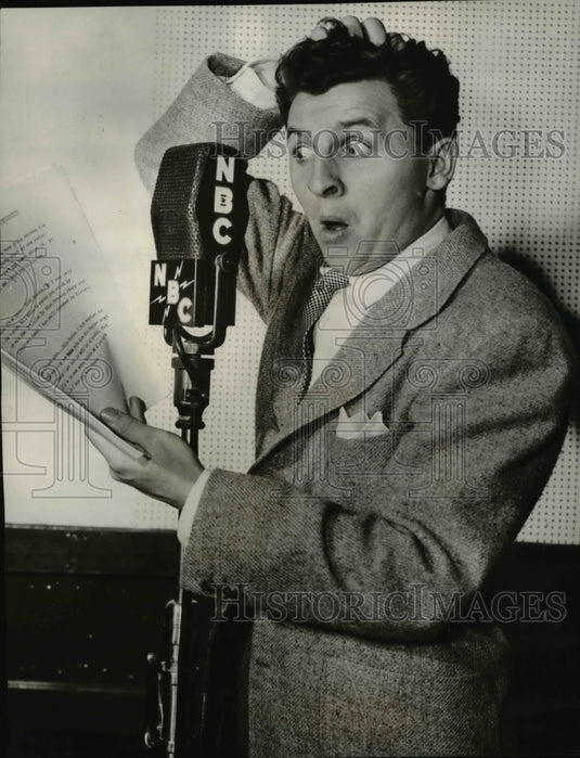 1945 Press Photo Eddie Bracken in The Eddie Bracken Story - Historic Images