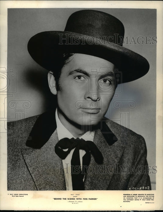 1956 Press Photo Fess Parker in Disneyland - Historic Images