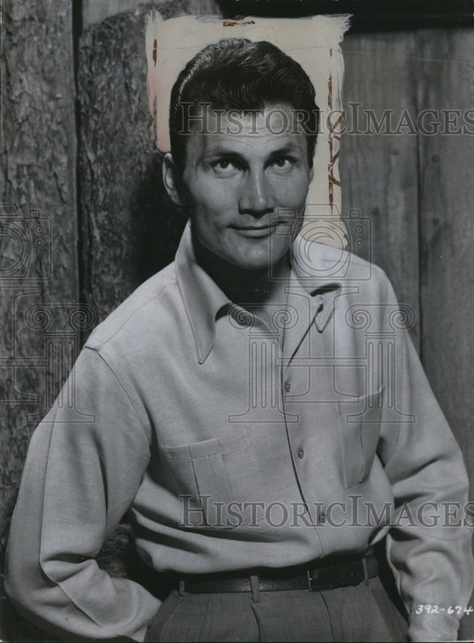 1956 Press Photo Warner Brother's presents Jagged Edge with Jack Palance - Historic Images