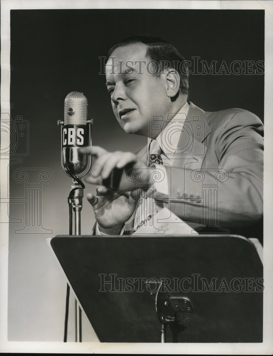 1948 Press Photo CBS presents Stage Door Canteen with Conductor Raymond Paige - Historic Images