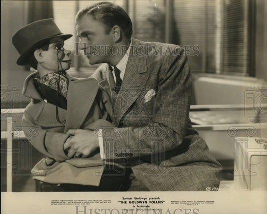 1969 Press Photo Edgar Bergin with Charlie McCarthy in The Goldwyn Follies - Historic Images