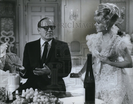 1967 Press Photo Jack Benny and Virginia Wood in A Guide for the Married Man - Historic Images