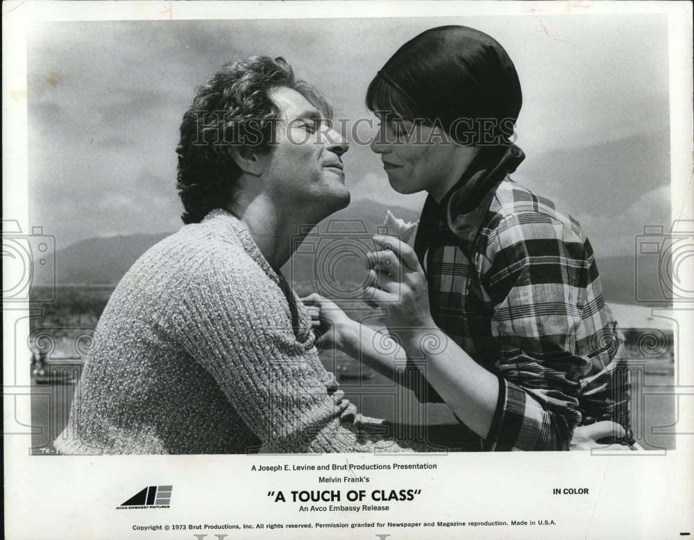 1973, George Segal &amp; Glenda Jackson in A Touch of Class - cvp78290 - Historic Images