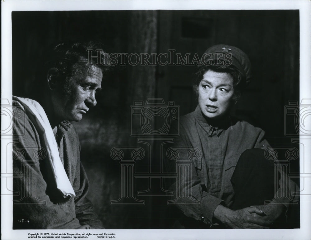 1971, Darren McGavin & Rosalind Russell in Mrs Polifax-Spy - Historic Images