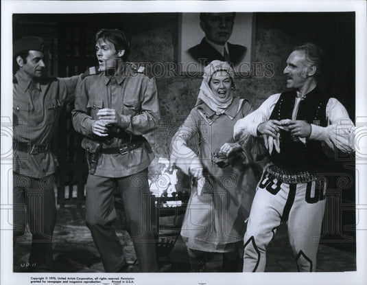 1971 Press Photo Rodalind Russell & Harold Gould in Mrs Pollifax-Spy - cvp78417-Historic Images