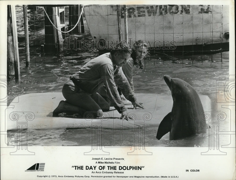1973 Press Photo George C Scott &amp; Trish Van Dever in Day of the Dolphin - Historic Images