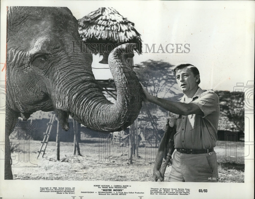 1965 Press Photo Robert Mitchum in Mister Moses - cvp78594 - Historic Images