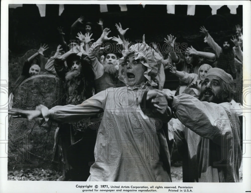 1971 Press Photo Norma Crane & Topol in Fiddler on the Roof - Historic Images