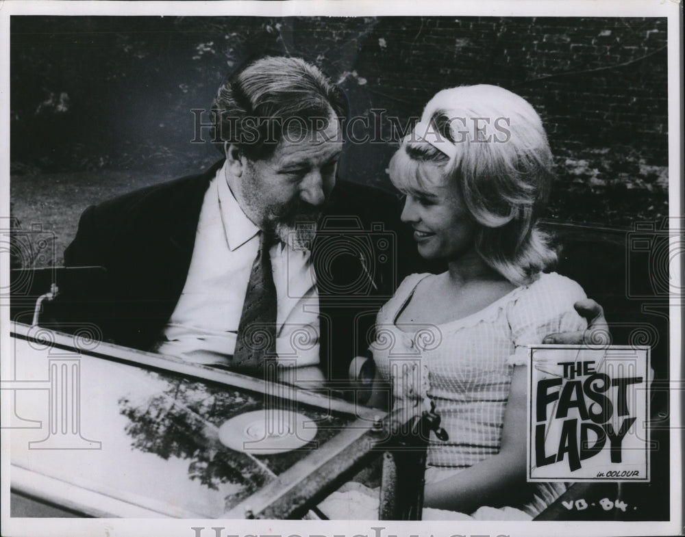 1966 Press Photo James Peterson Justice &amp; Julie Christie in The Fast Lady - Historic Images