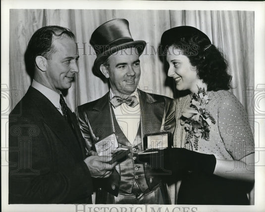 1946, Johnny Olsen of Ladies be Seated - cvp78831 - Historic Images