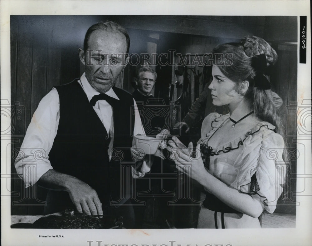 1966 Bing Crosby and Ann Margaret in Stagecoach - Historic Images
