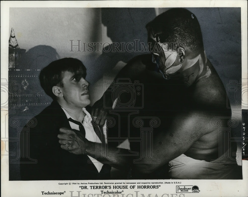 1965 Press Photo Roy Castle and Thomas Baptiste in Dr. Terror's House of Horrors - Historic Images