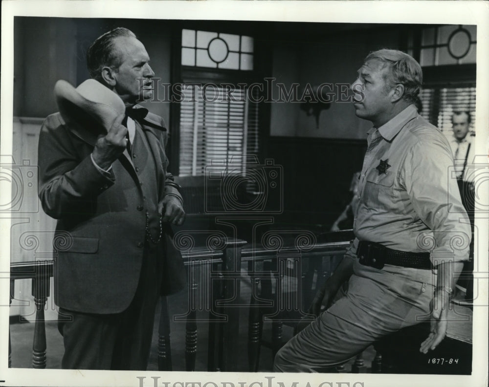1970 Press Photo Fredric March and George Kennedy in Tick...Tick...Tick - Historic Images