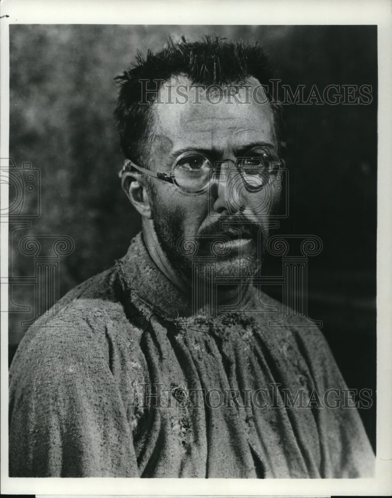 1977 Press Photo Dustin Hoffman in Papillon - cvp79194 - Historic Images