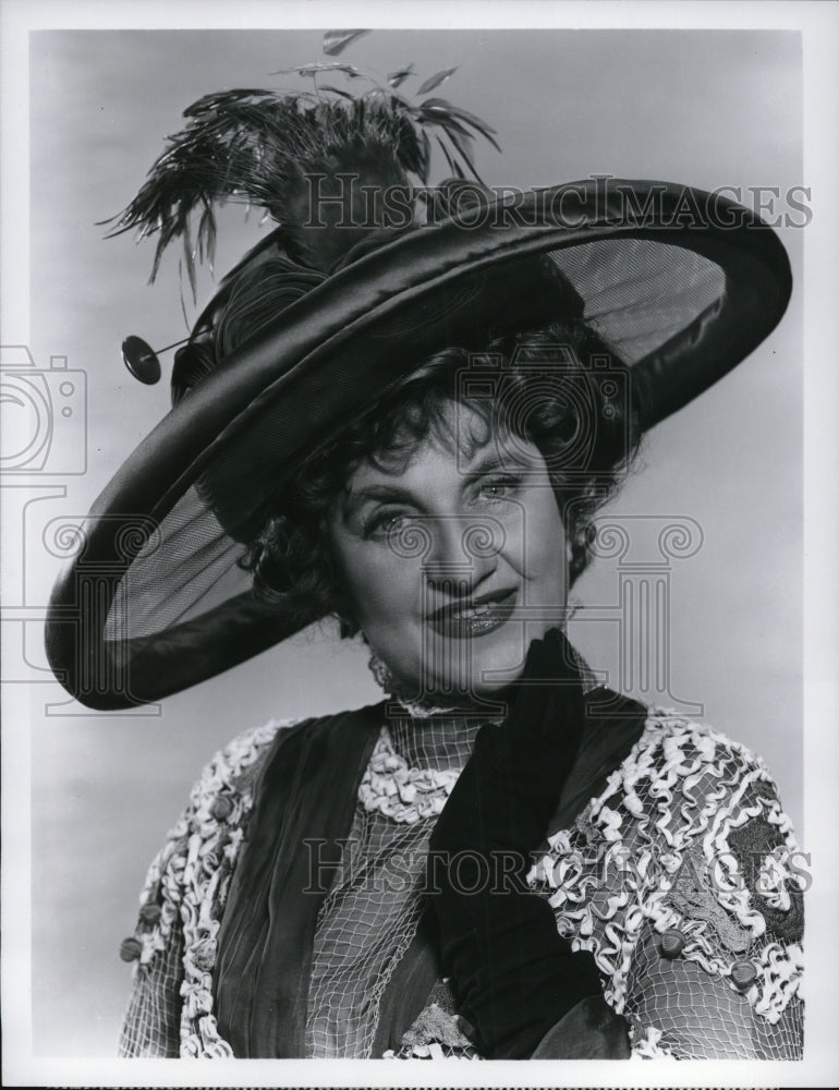 1966 Press Photo CBS presents The Music Man with Hermione Gingold - Historic Images