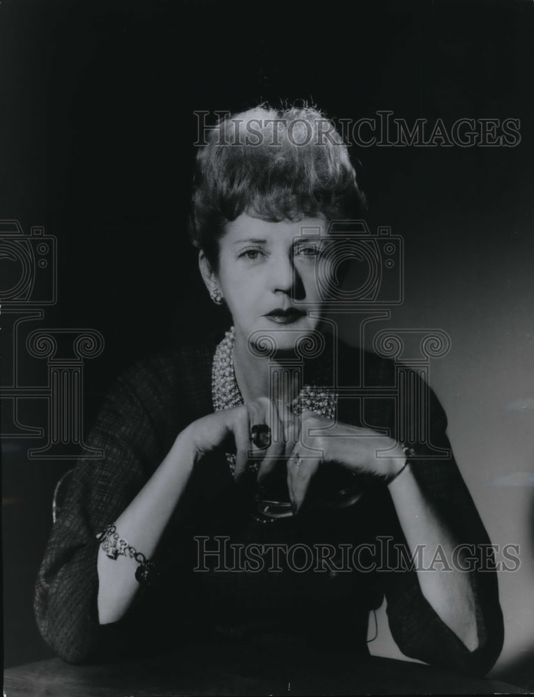 1965 Novelist Norah Lofts - Historic Images